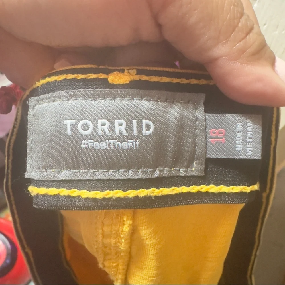 Torrid Short Yellow Womens Size 18 - Picture 6 of 7